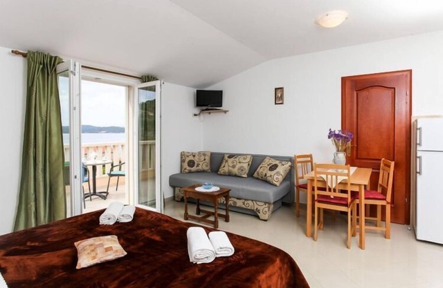 Apartment Ana Lopud with balcony