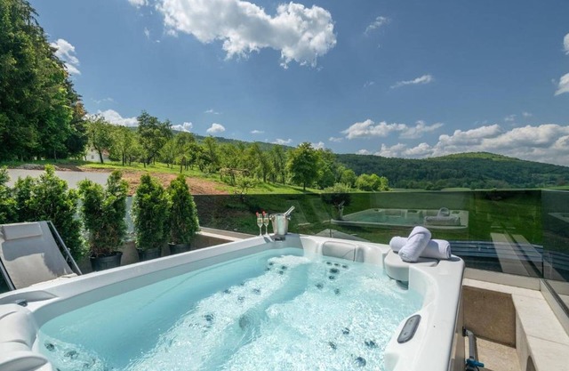 Apartment and Rooms Resort Stribor (118281-A1) - Severin na Kupi