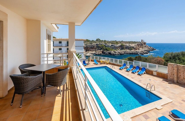 Apartment 'Aptos Villa Sirena Vista Mar' with Shared Pool, Wi-Fi and Air Conditioning
