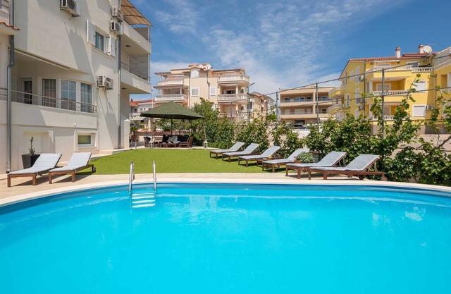 Apartment Arausa with Pool IV