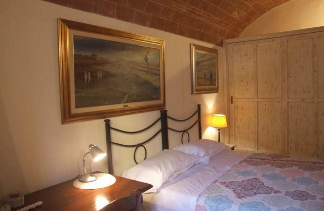 Apartment at only 4 min walk from the leaning Tower, with car parking