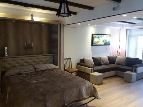 APARTMENT B O R A