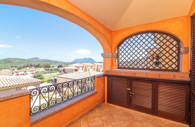 Apartment 'Borgo Tuchese Vista' with Sea View, Private Terrace and Balcony