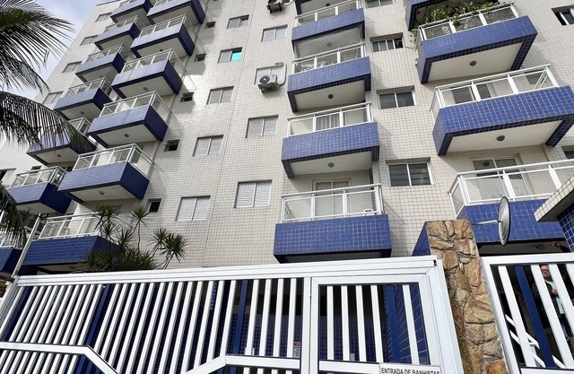 Apartment with swimming pool, garage, games room and elevator!