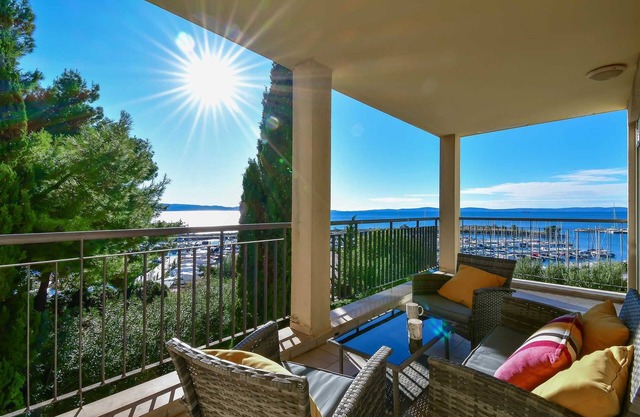 Apartment Butterfly, Split