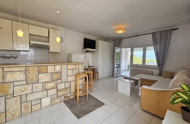 Apartment Buza with Balcony