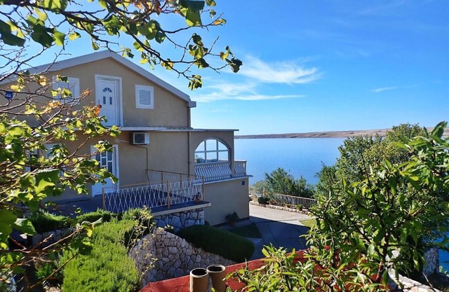 Apartment by Velebit Canal near Paklenica