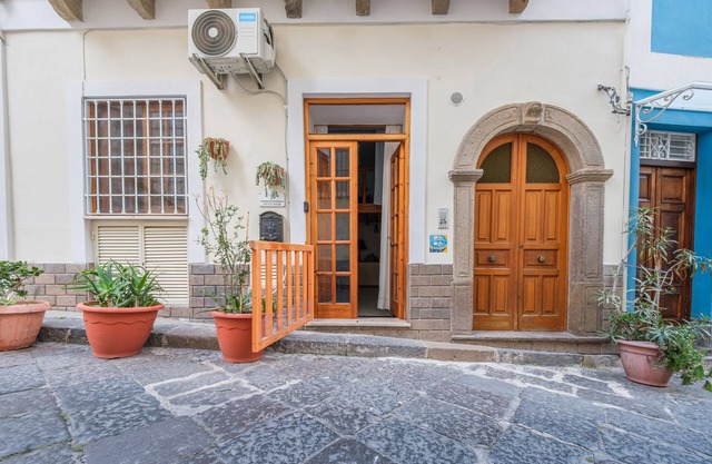 Apartment 'Cafio's House' with Wi-Fi and Air Conditioning