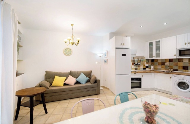 Apartment 'Casa Olga' with Shared Terrace and Wi-Fi