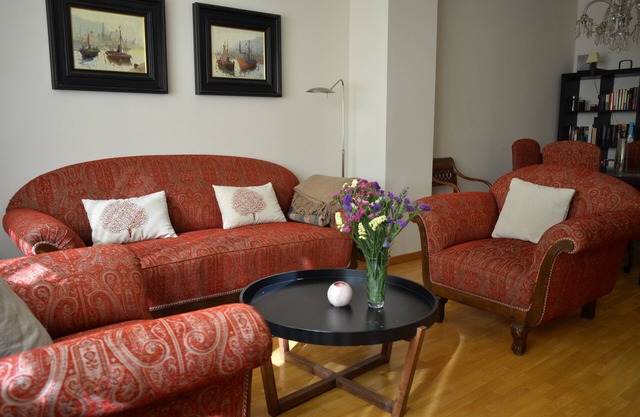 Apartment 'Central, Spacious Parking' with Wi-Fi and Air Conditioning