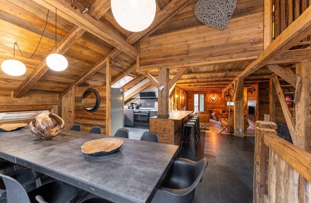 Apartment 'Chalet Cépage - 14 Pers' with Mountain View, Private Terrace and Wi-Fi