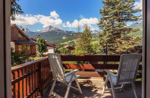 Apartment "Cortina - House"