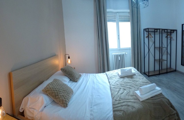 Apartment 'Cominio 56 - Near Metro A' with Balcony and Air Conditioning