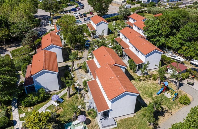 Apartment complex Villas Corinthia 10 - 100m from the Beach, with Terrace, surrounded by Greenery