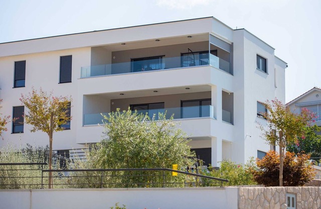 Apartment Crystal Aura 2