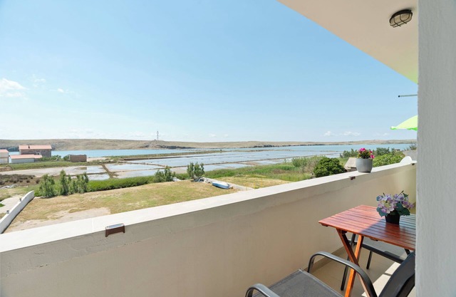 Apartment Don (10463-A4) - Dinjiska - island Pag