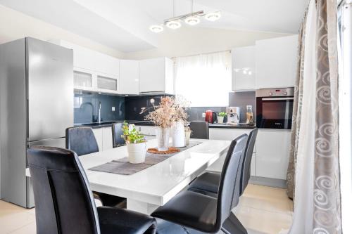 Apartment Desiree Bilice - Sibenik