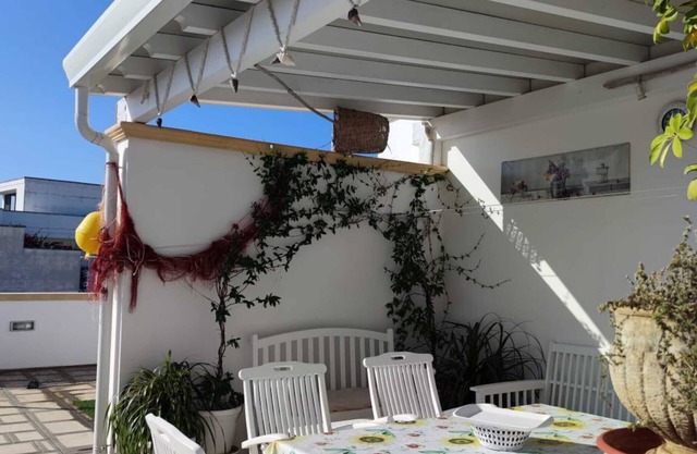 Apartment 'Dimora Benedetta' with Sea View, Wi-Fi and Air Conditioning