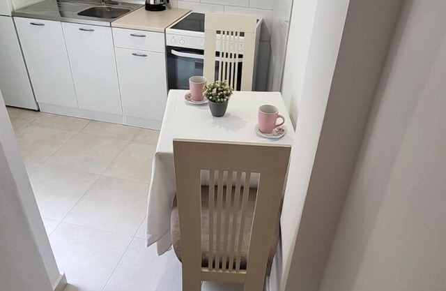 Apartment Dora - Studio Apartment with Terrace