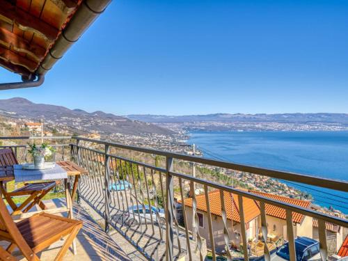 Apartment Ema-2 by Interhome