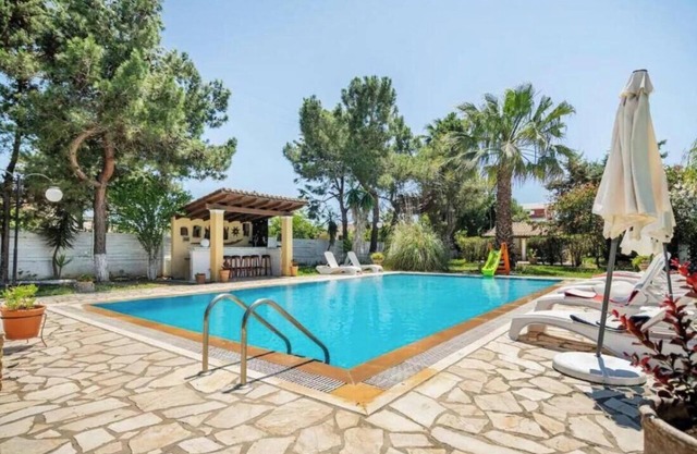 Apartment 'Fedra Two-Bedroom Bungalow' with Shared Pool, Wi-Fi and Air Conditioning
