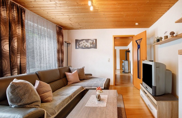 Apartment 'Ferienwohnung Annette' with Shared Terrace and Wi-Fi