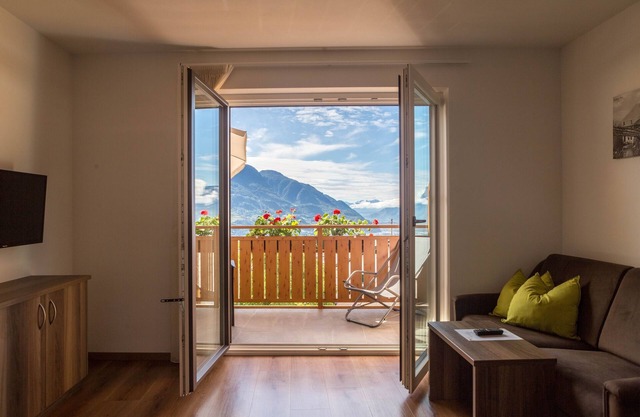 Apartment “Ferienwohnung Typ B” with Balcony, View over the Mountains, Wi-Fi