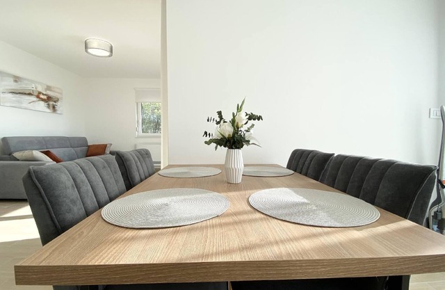 Apartment for 4 persons approx. 60 qm in Kremenići, Kvarner Bay (Krk)