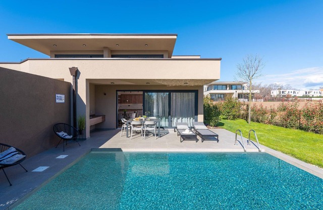 Apartment for 5 persons approx. 75 qm in Karigador, Istria (Istrian Riviera)