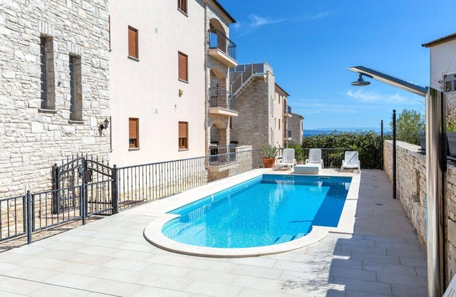 Apartment for 5 persons approx. 100 m² in Ližnjan, Istria (Medulin and the surrounding area)