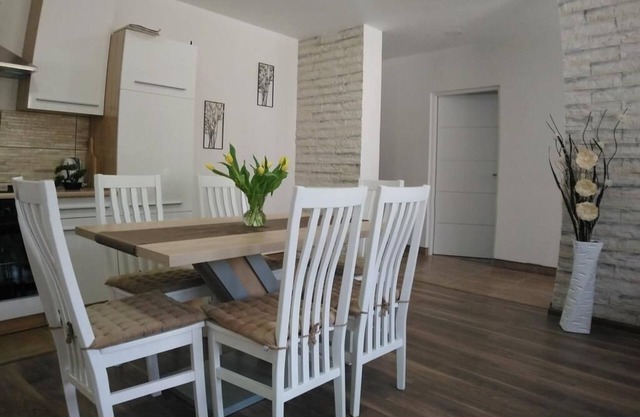 Apartment, free parking, River Gacka