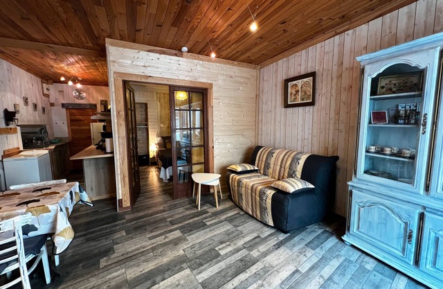 Apartment 'Gite Des Lys' with Wi-Fi