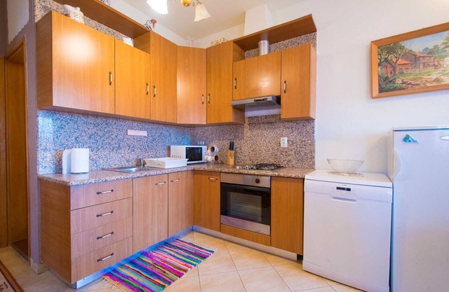 Apartment Hajdi with Garden and Grill