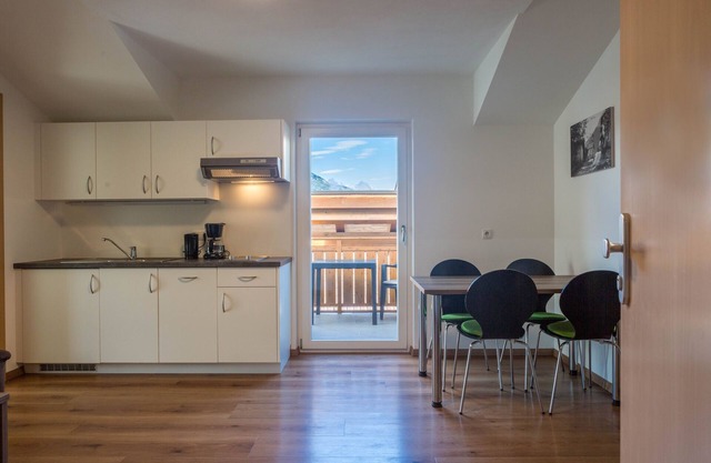 Apartment “Haller Hof A” with mountain view, Wi-Fi & Parking Available