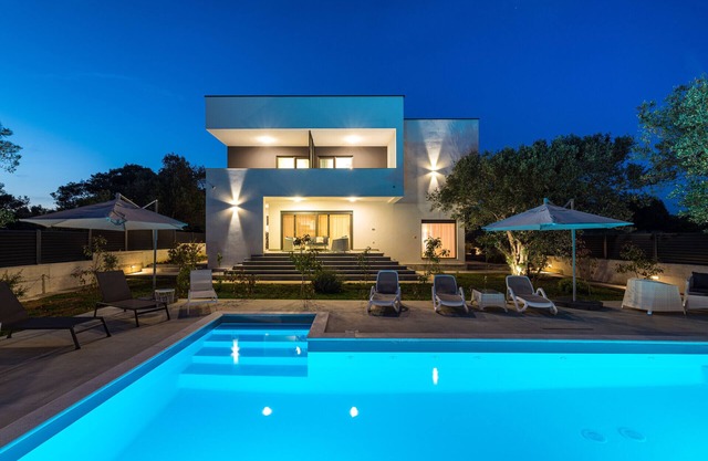 Apartment Vista Mare 1 with heated pool