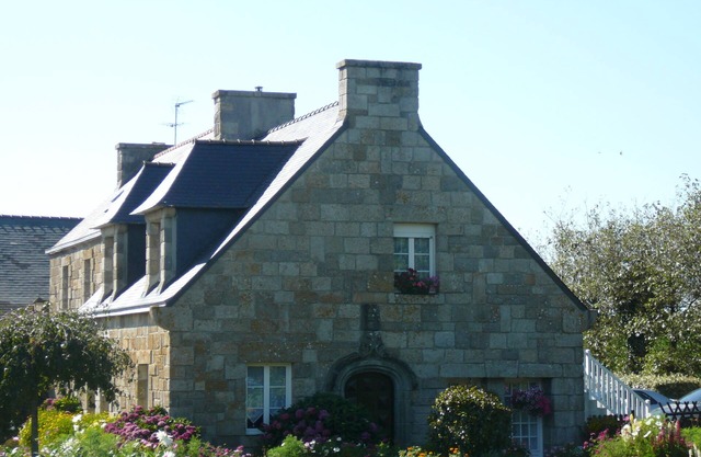 APARTMENT IN A HOUSE OF CHARACTER IN THE COUNTRY
