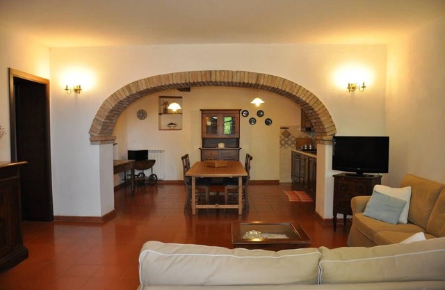 Apartment in Acquapendente with common pool