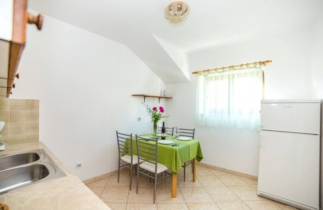 Apartment in Bol with Seaview, Balcony, Air condition, WIFI (3835-2)