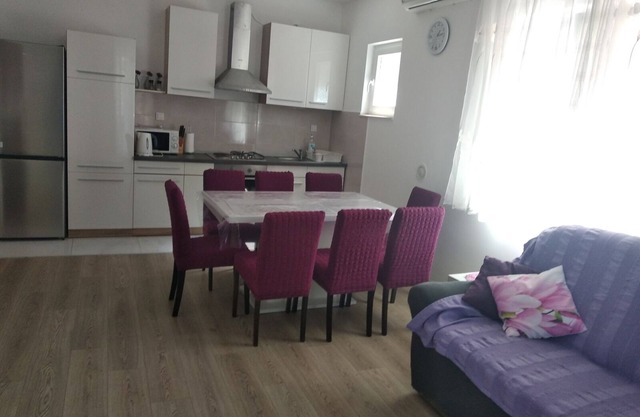 Apartment in Brodarica with Balcony, Air condition, WIFI, Washing machine (4731-1)