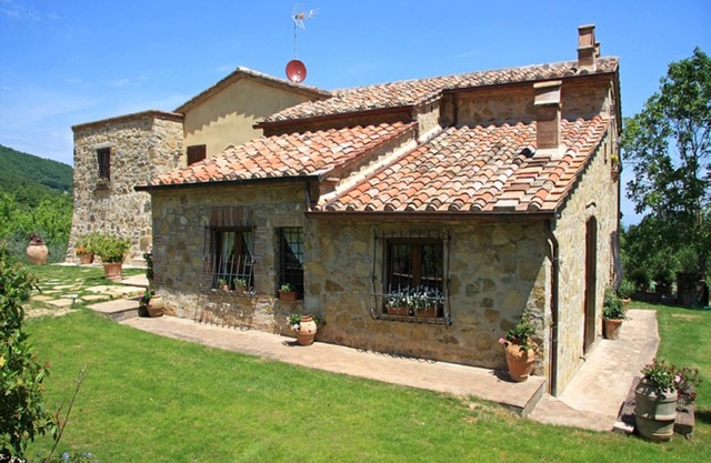 Apartment in Cetona with pool