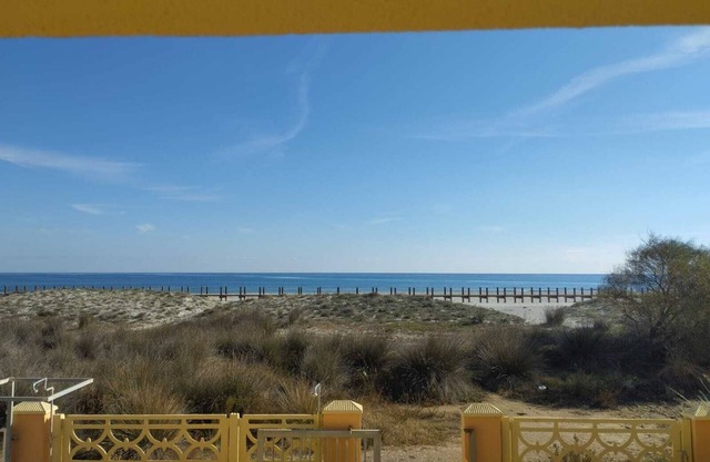 Apartment in front of the beach