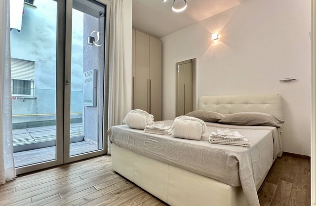 APARTMENT IN THE CENTER TWO STEPS FROM THE BEACH FEW MINUTES FROM THE AUTODROME