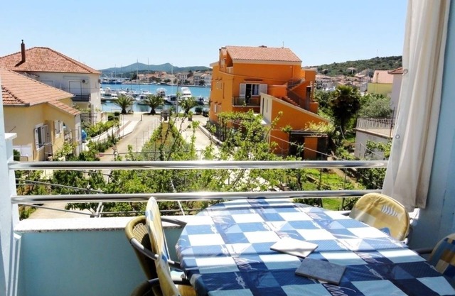 Apartment in Kukljica with Seaview, Terrace, Air condition, WIFI (4567-2)