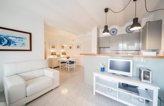 Apartment in L'Escala with Sea Views