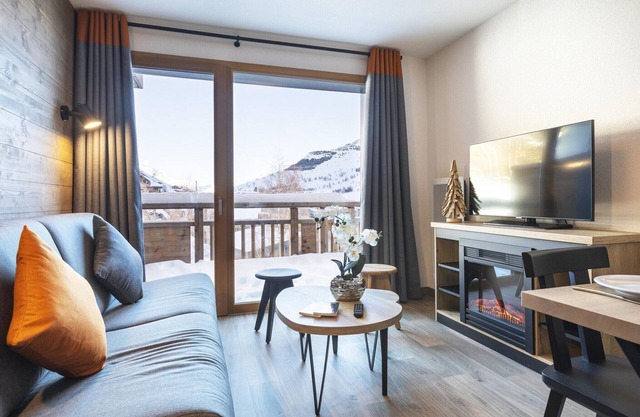 Apartment in Les Deux Alpes near Ski Slopes
