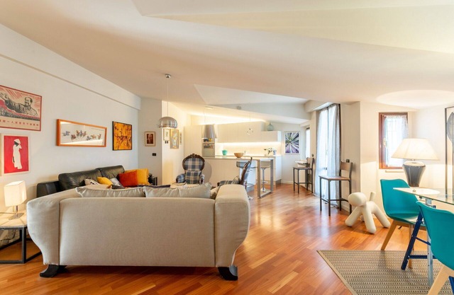 Apartment in Milan with 3 bedrooms sleeps 6