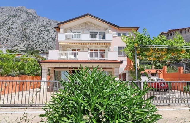 Apartment in Podgorje with Private Parking