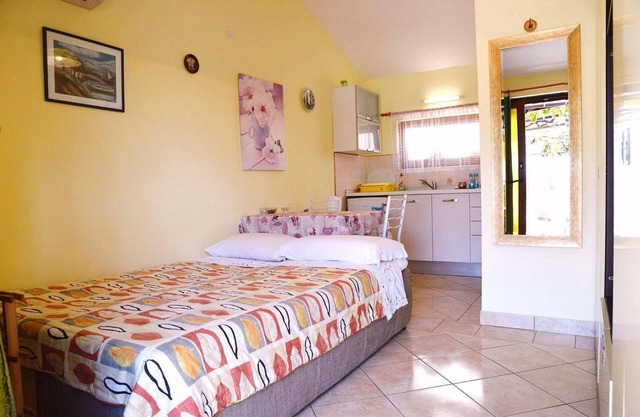 Apartment in Pula,two person near the sea and city center,WIFI,air conditioning,BBQ