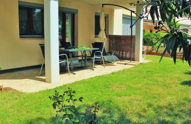 Apartment in Rovinj (Borik) - Top quiet location - 150m from the beach - balcony