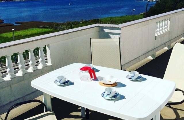 Apartment in Supetarska Draga with Seaview, Balcony, Air condition, WIFI (4325-1)